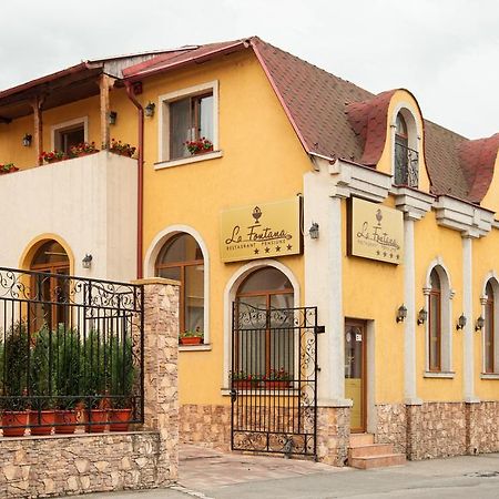 Pension La Fontana Бая-Маре Екстер'єр фото