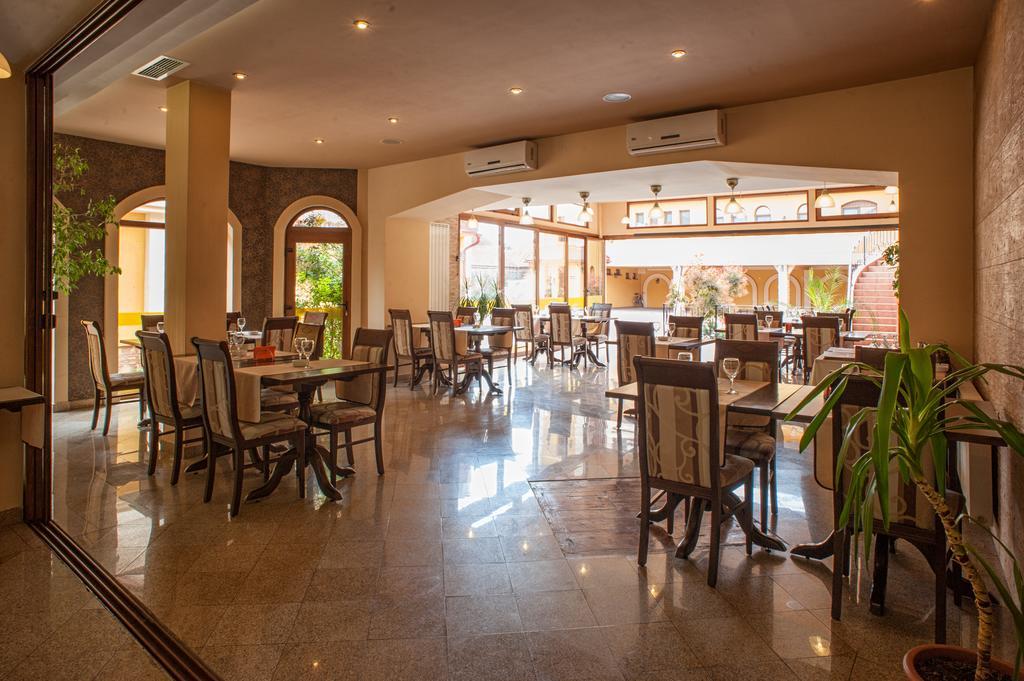 Pension La Fontana Бая-Маре Екстер'єр фото