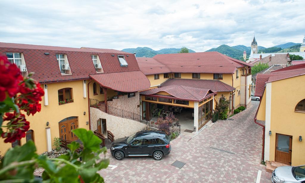 Pension La Fontana Бая-Маре Екстер'єр фото