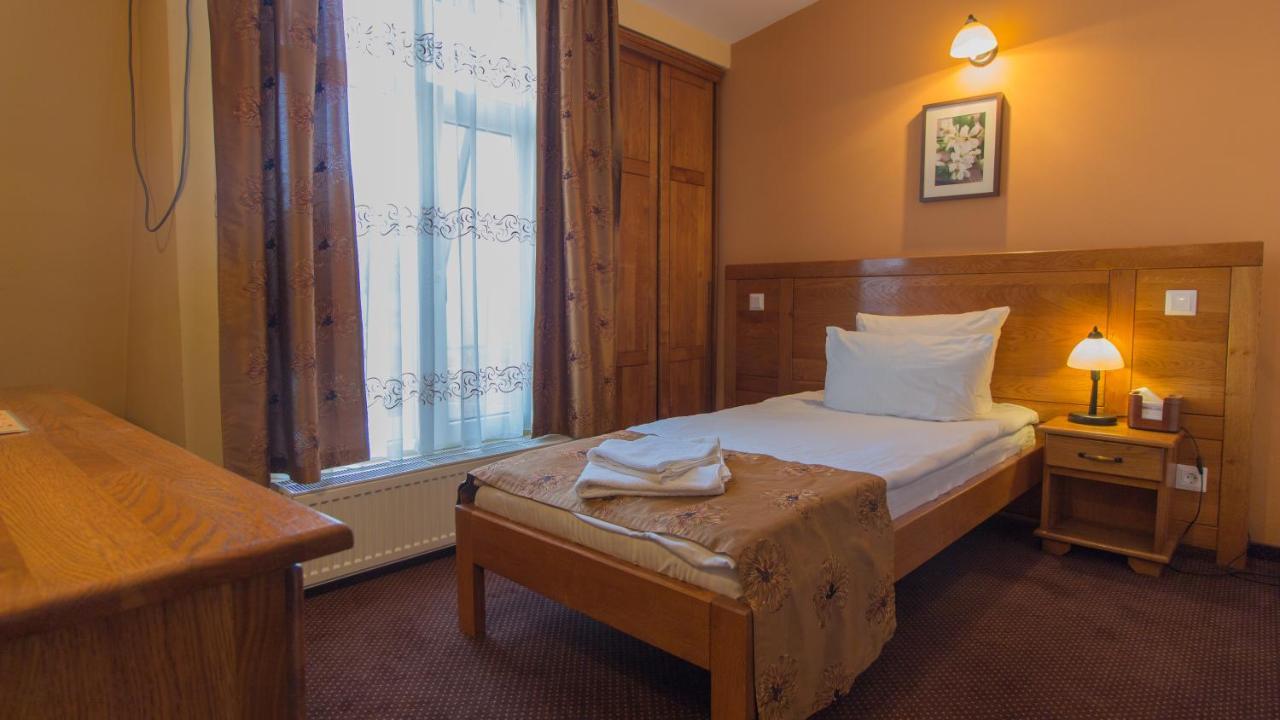 Pension La Fontana Бая-Маре Екстер'єр фото