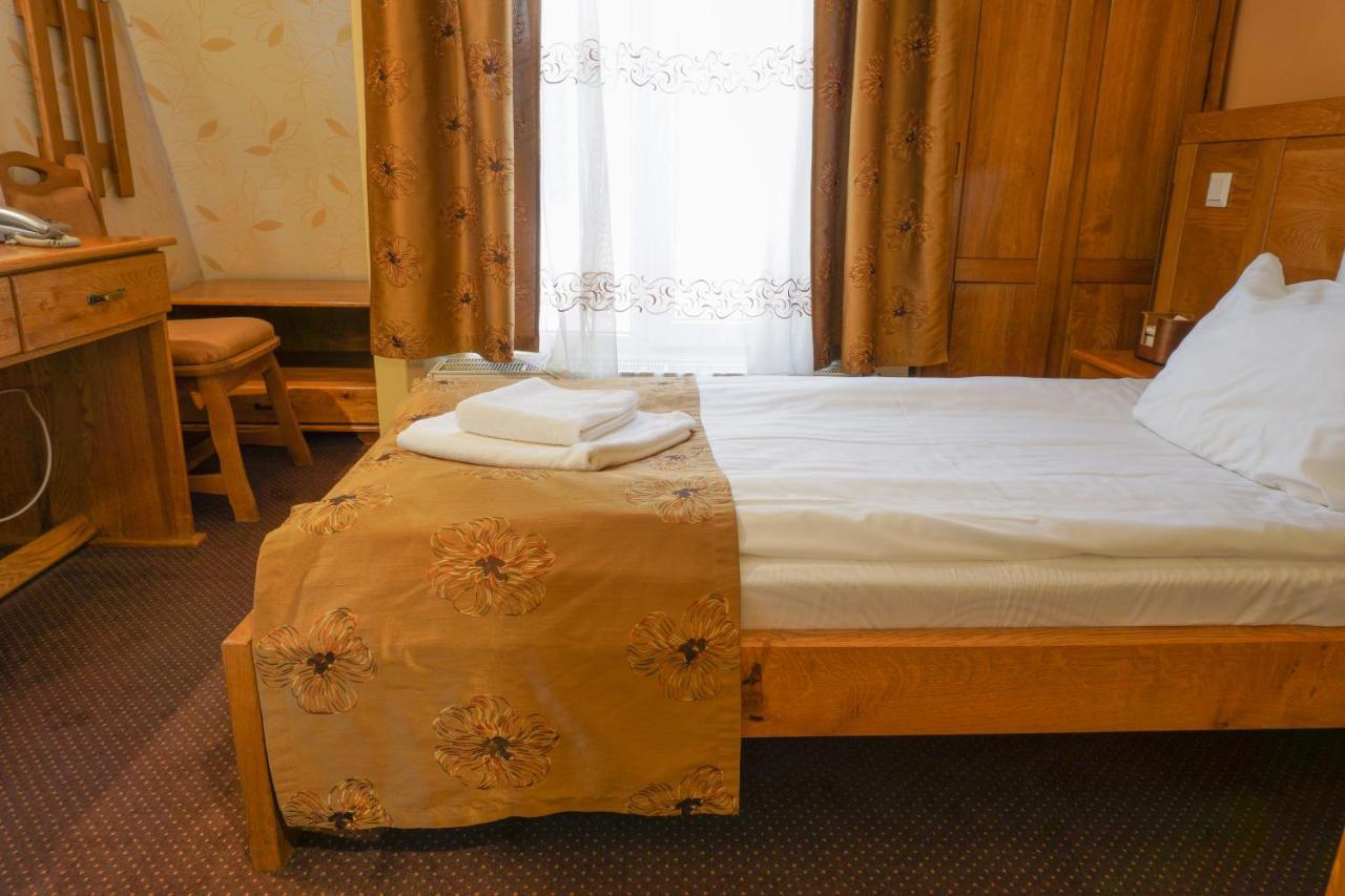 Pension La Fontana Бая-Маре Екстер'єр фото