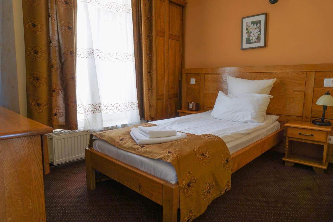 Pension La Fontana Бая-Маре Екстер'єр фото