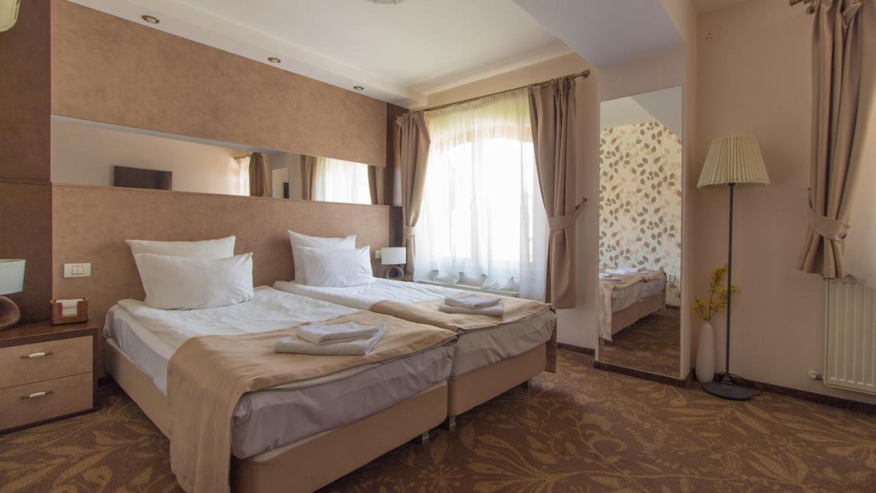 Pension La Fontana Бая-Маре Екстер'єр фото
