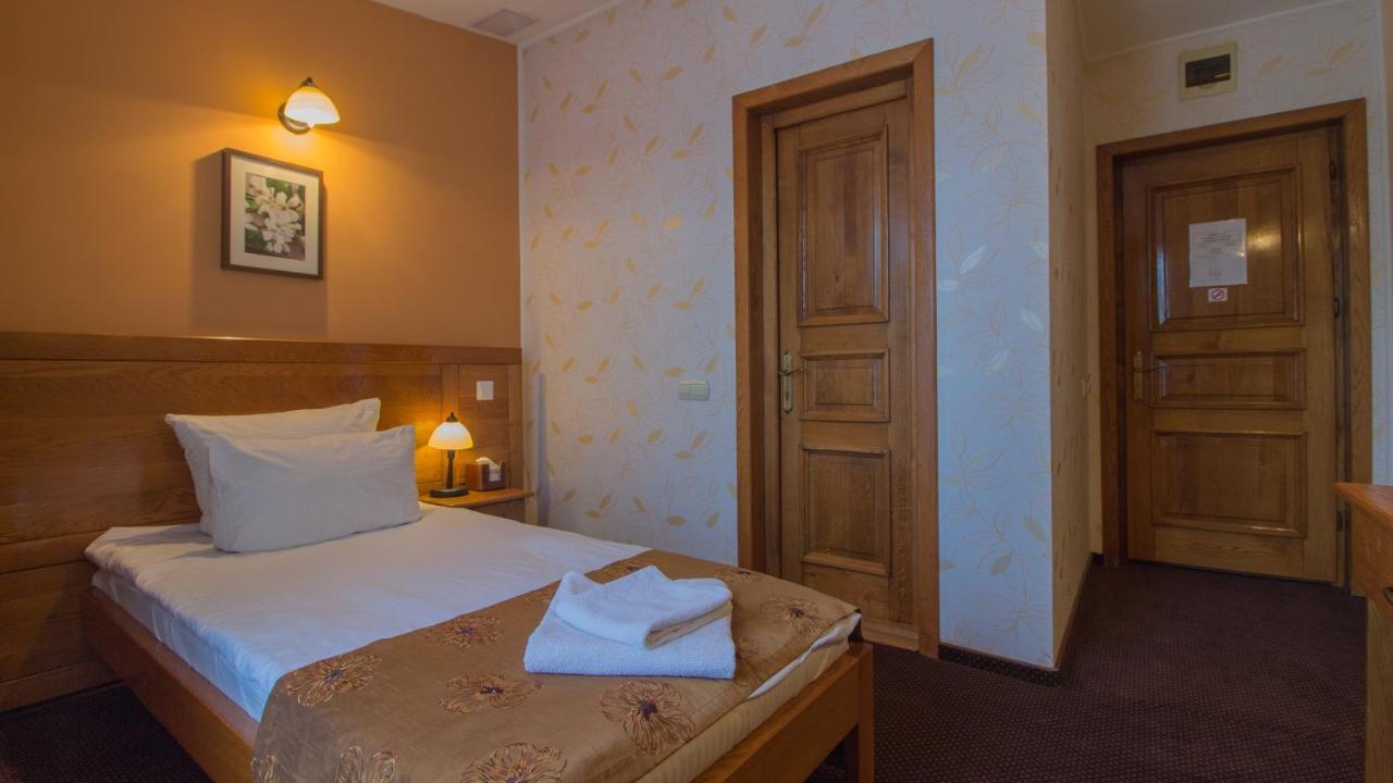 Pension La Fontana Бая-Маре Екстер'єр фото
