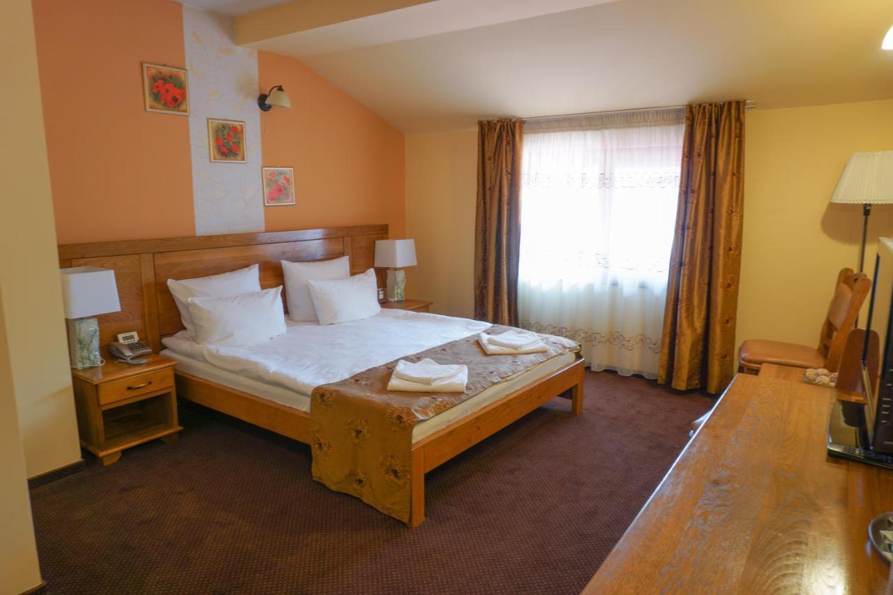 Pension La Fontana Бая-Маре Екстер'єр фото