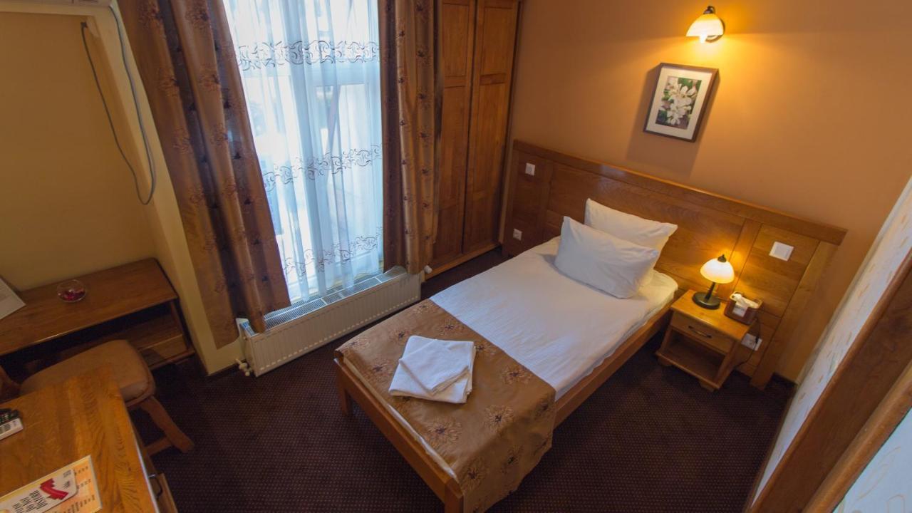 Pension La Fontana Бая-Маре Екстер'єр фото